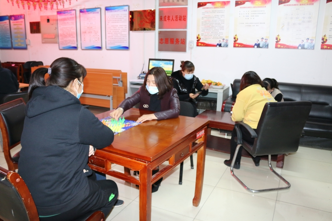 城关街道永安家园社区开展“三八节欢乐多”趣味棋牌比赛1.JPG