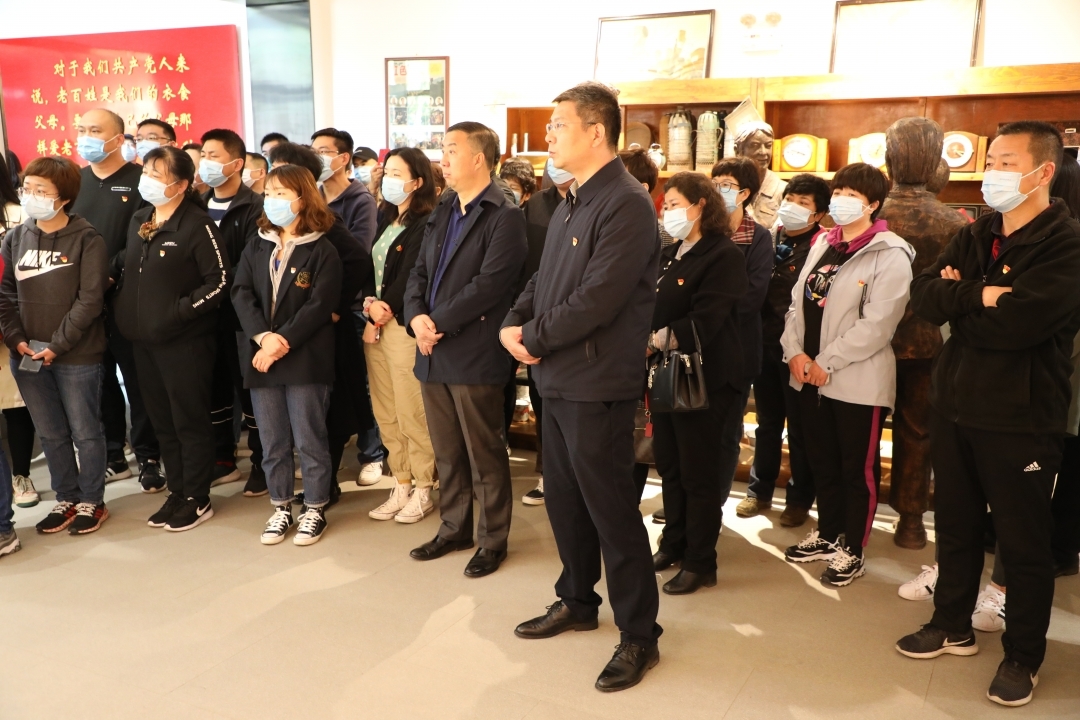 进行参观活动 (2).jpg
